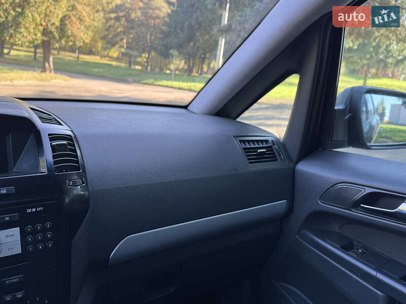 Минивэн Opel Zafira Tourer 2013 в Ровно