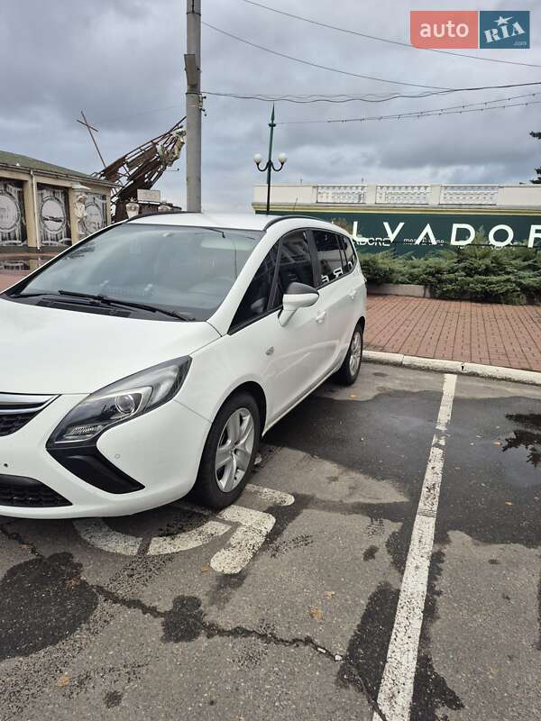 Мінівен Opel Zafira Tourer 2016 в Києві фото 16 Мінівен Opel Zafira Tourer 2016 в Києві