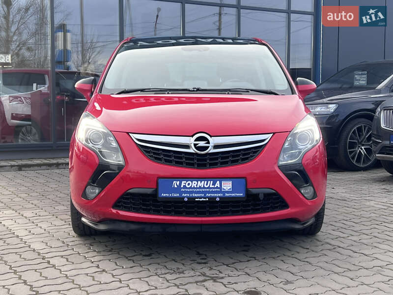 Минивэн Opel Zafira Tourer 2012 в Нововолынске