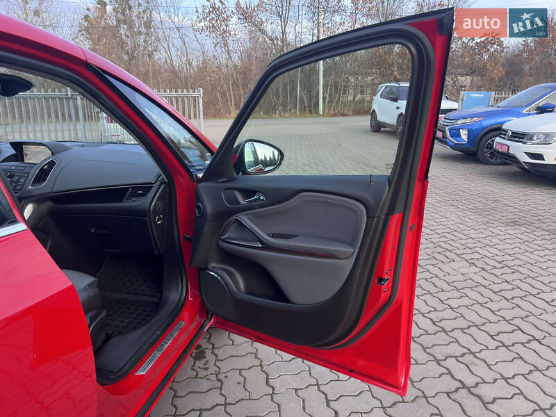 Минивэн Opel Zafira Tourer 2012 в Нововолынске