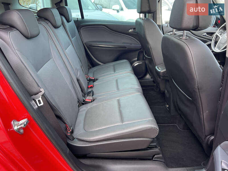 Минивэн Opel Zafira Tourer 2012 в Нововолынске