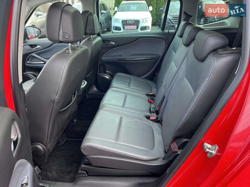 Минивэн Opel Zafira Tourer 2012 в Нововолынске