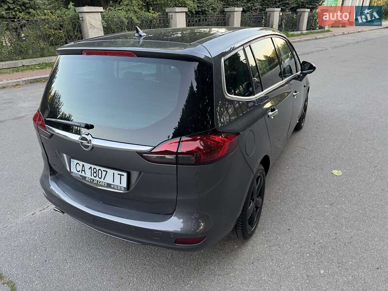 Минивэн Opel Zafira Tourer 2011 в Умани