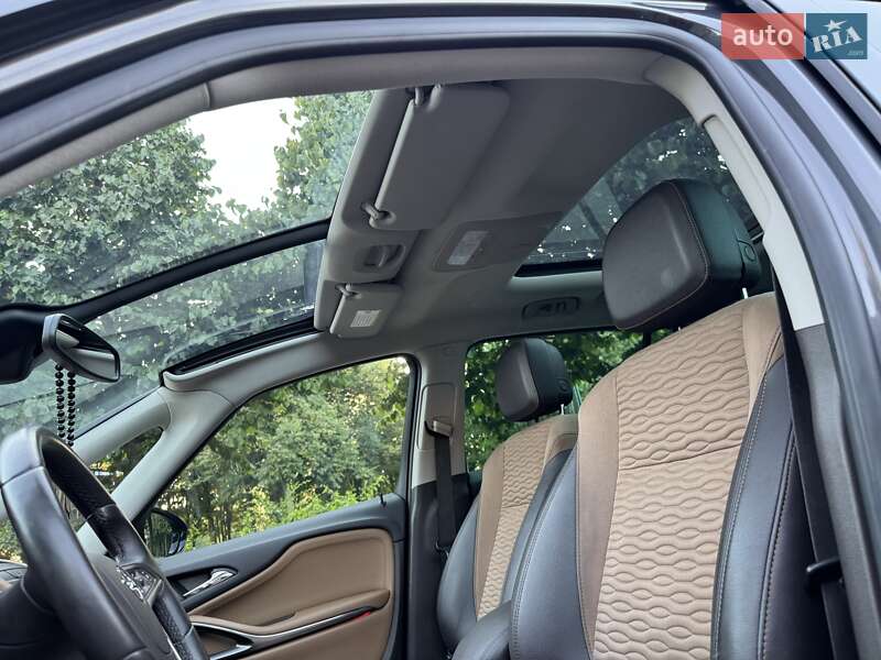 Минивэн Opel Zafira Tourer 2011 в Умани
