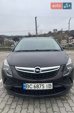 Минивэн Opel Zafira Tourer 2014 в Славском