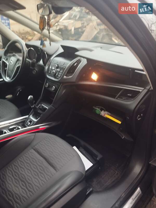 Мінівен Opel Zafira Tourer 2012 в Кривому Розі