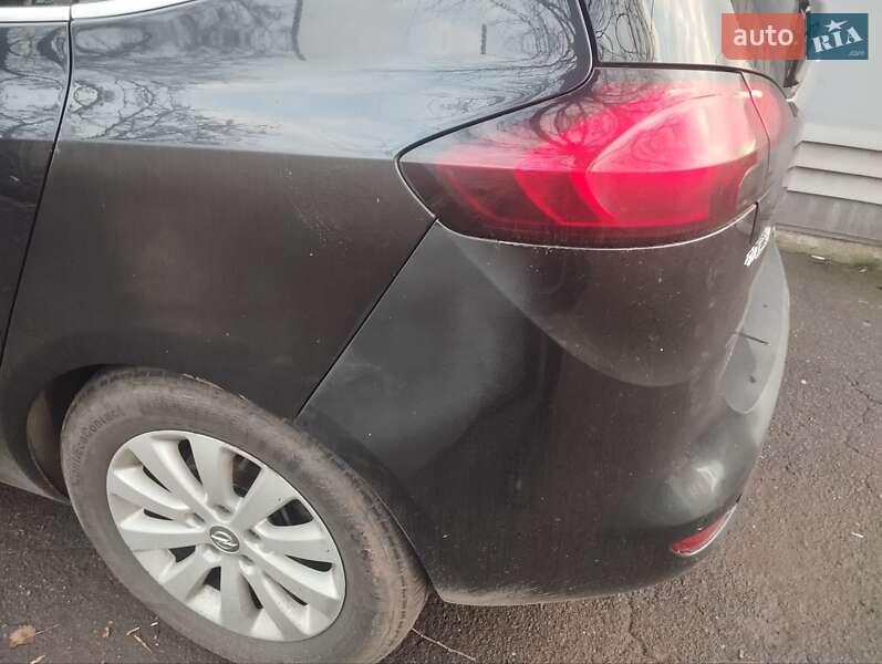 Мінівен Opel Zafira Tourer 2012 в Кривому Розі