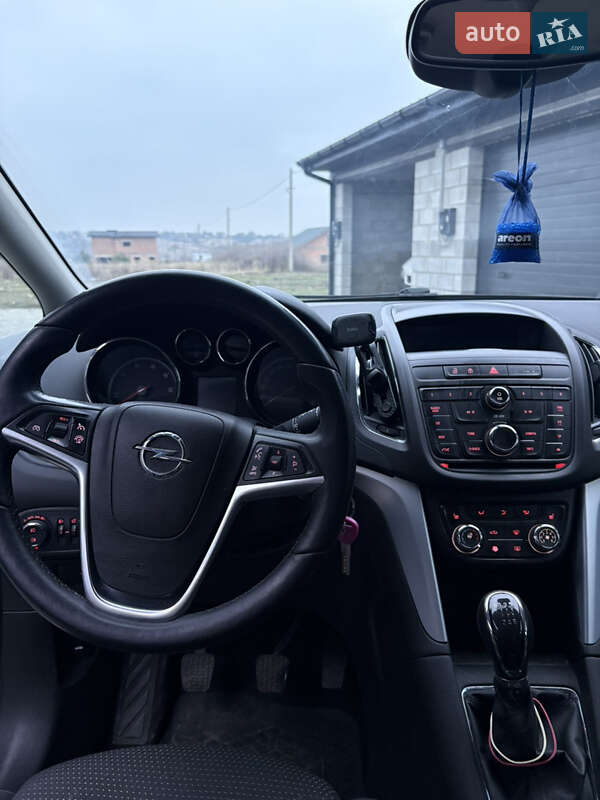 Минивэн Opel Zafira Tourer 2012 в Ровно