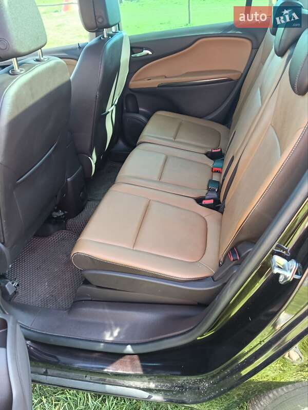 Минивэн Opel Zafira Tourer 2013 в Жовкве