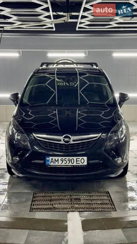 Opel Zafira Tourer 2015