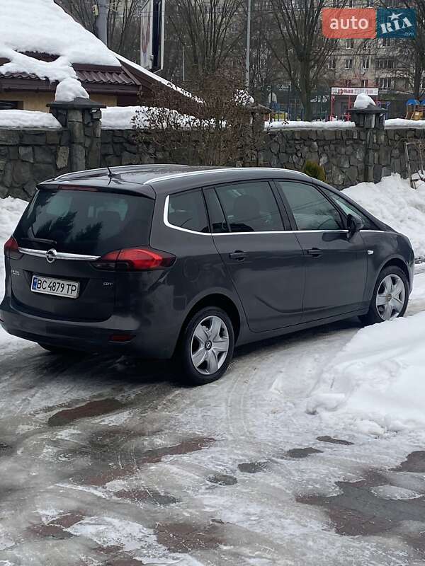 Opel Zafira Tourer 2013