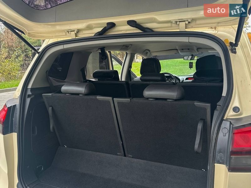 Минивэн Opel Zafira Tourer 2012 в Новояворовске