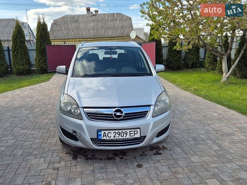 Opel Zafira Tourer 2010