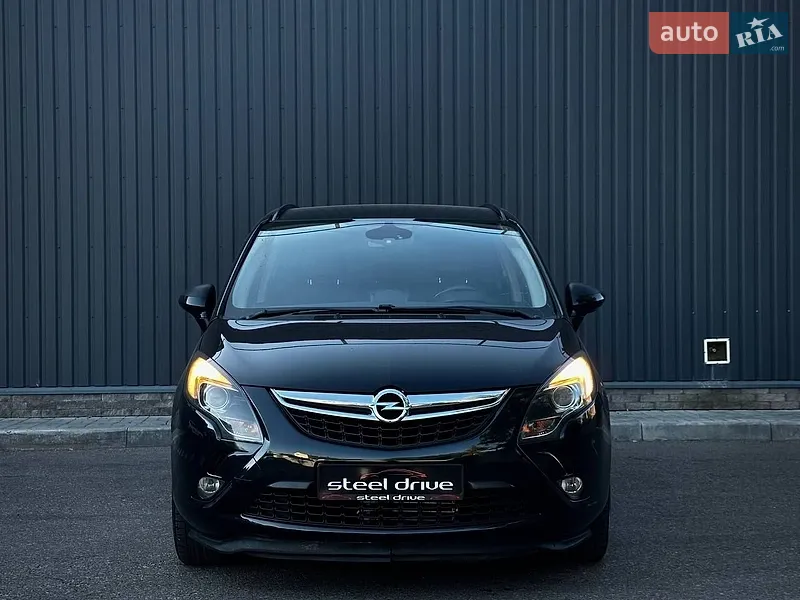 Opel Zafira Tourer 2012