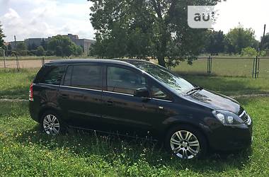 Универсал Opel Zafira 2012 в Ровно