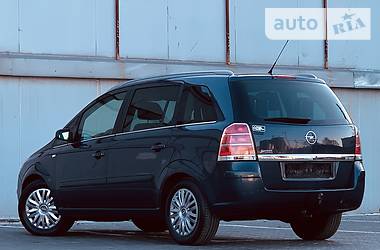 Внедорожник / Кроссовер Opel Zafira 2008 в Одессе