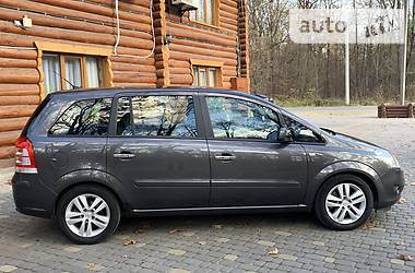 Універсал Opel Zafira 2009 в Коломиї