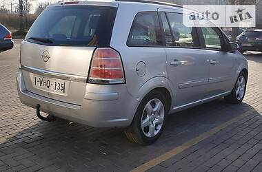 Минивэн Opel Zafira 2007 в Луцке