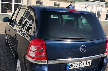 Универсал Opel Zafira 2010 в Стрые