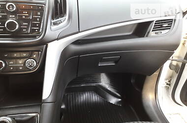 Універсал Opel Zafira 2013 в 
