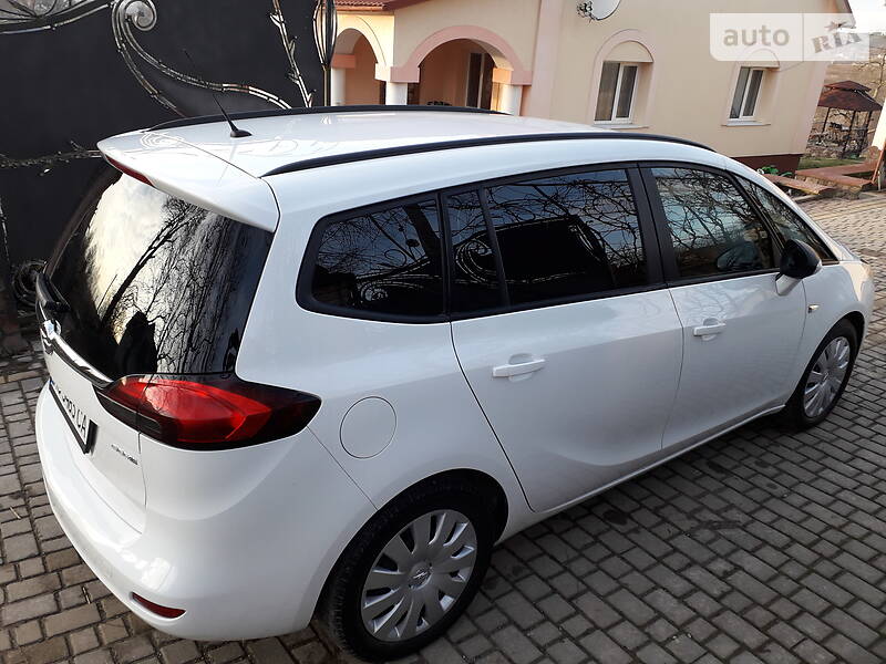 Універсал Opel Zafira 2013 в 