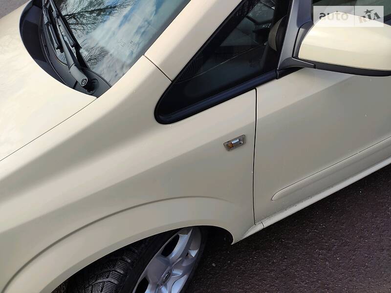 Мінівен Opel Zafira 2009 в Львові