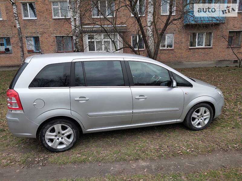 Універсал Opel Zafira 2008 в Звягелі