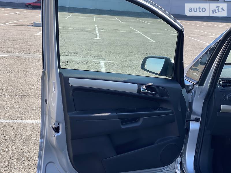 Мінівен Opel Zafira 2008 в Рівному