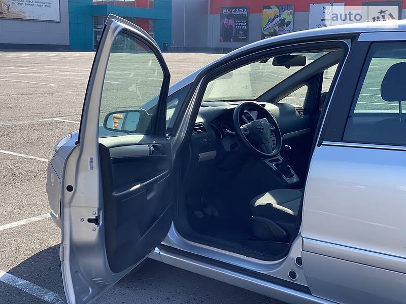 Мінівен Opel Zafira 2008 в Рівному