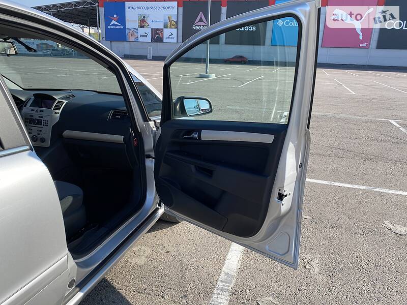 Мінівен Opel Zafira 2008 в Рівному