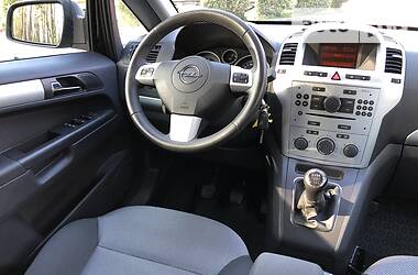 Мінівен Opel Zafira 2010 в 