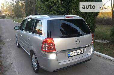 Мінівен Opel Zafira 2009 в 