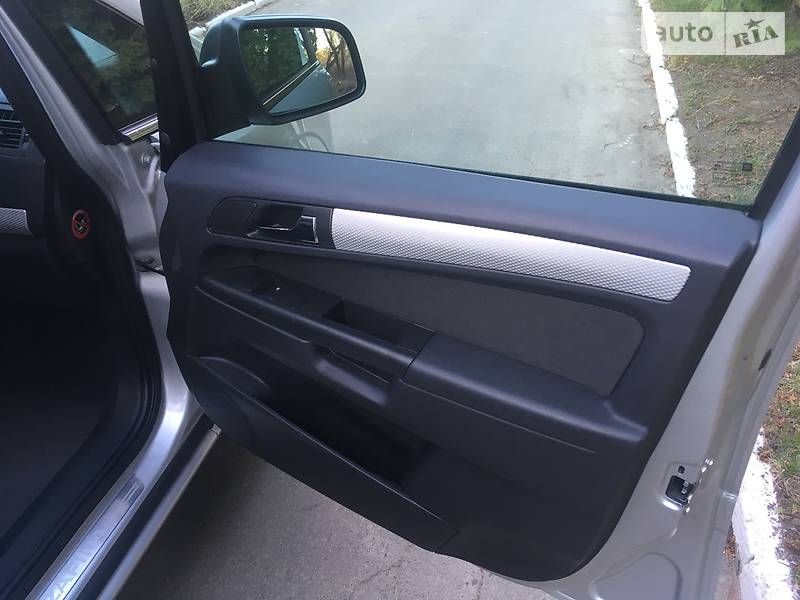 Минивэн Opel Zafira 2009 в Ровно