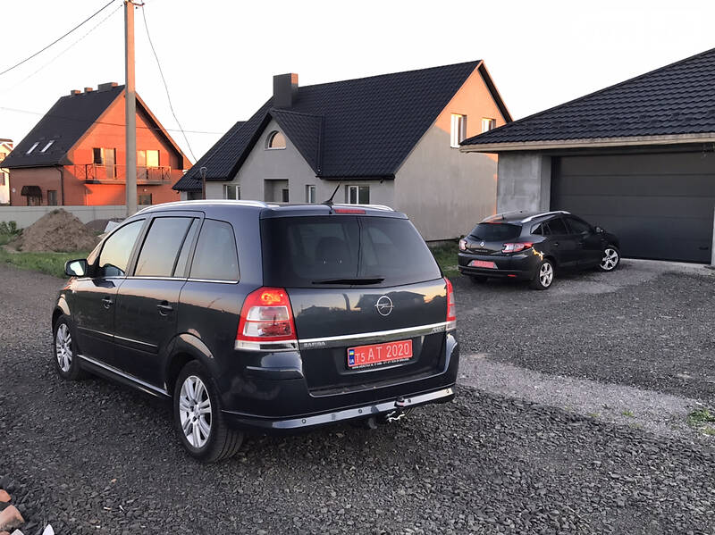 Мінівен Opel Zafira 2010 в Луцьку
