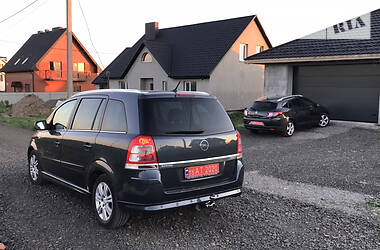 Мінівен Opel Zafira 2010 в 