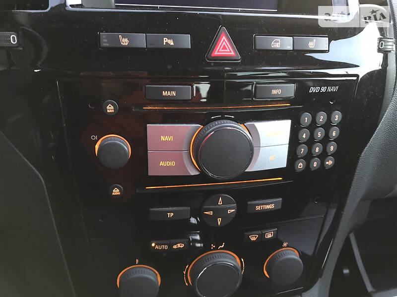 Мінівен Opel Zafira 2010 в Луцьку