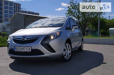 Универсал Opel Zafira 2015 в Каменец-Подольском