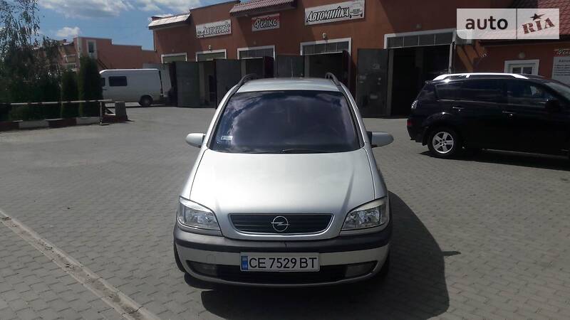 Мінівен Opel Zafira 2000 в Чернівцях