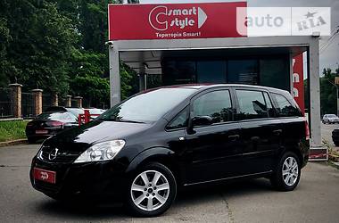 Минивэн Opel Zafira 2009 в Киеве