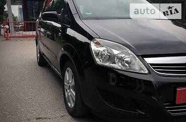 Минивэн Opel Zafira 2009 в Киеве