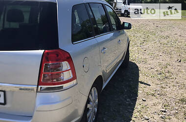 Універсал Opel Zafira 2009 в 