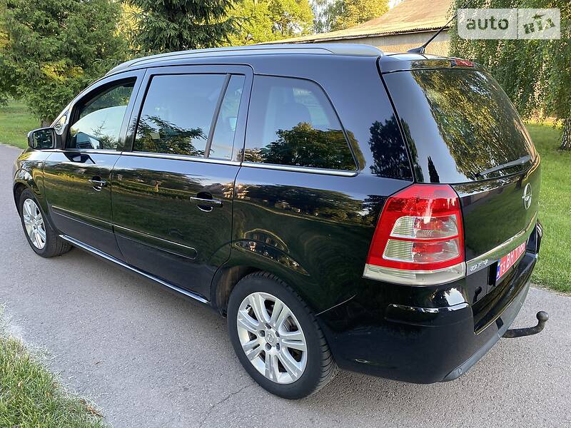 Мінівен Opel Zafira 2010 в Луцьку