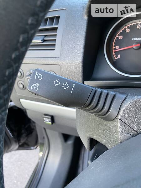 Мінівен Opel Zafira 2010 в Луцьку