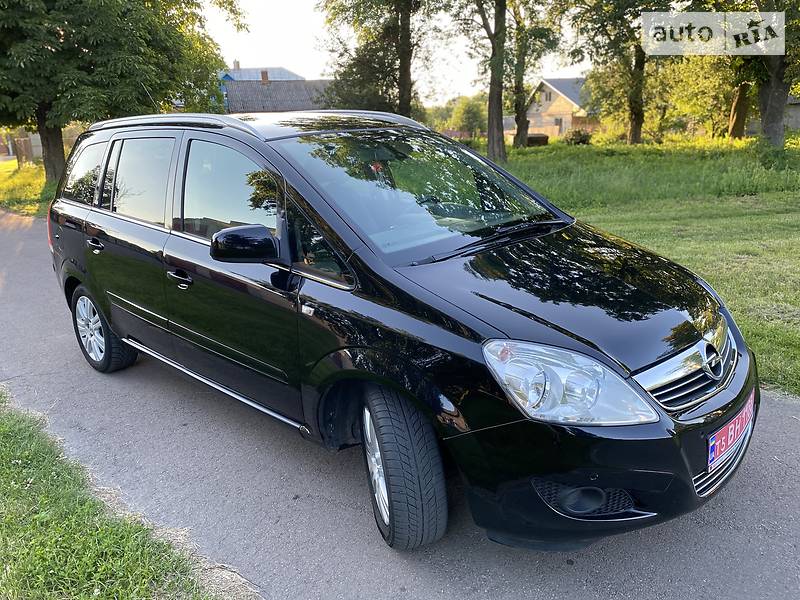 Мінівен Opel Zafira 2010 в Луцьку