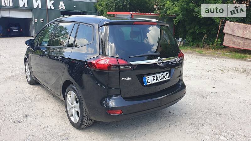 Універсал Opel Zafira 2014 в Івано-Франківську