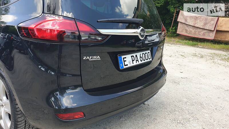 Універсал Opel Zafira 2014 в Івано-Франківську
