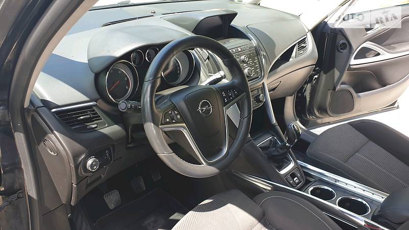 Універсал Opel Zafira 2014 в Івано-Франківську