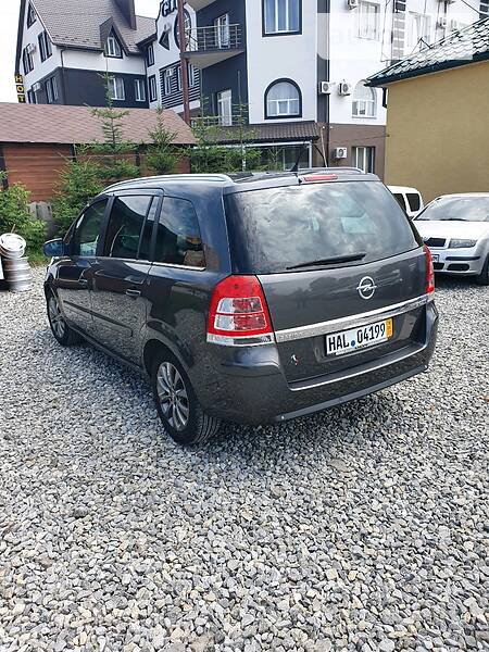 Мінівен Opel Zafira 2010 в Тернополі