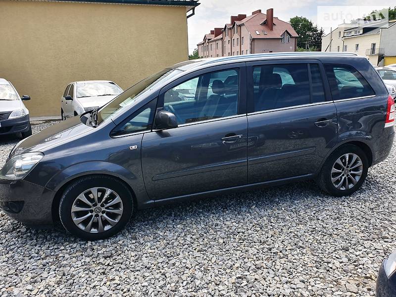 Мінівен Opel Zafira 2010 в Тернополі