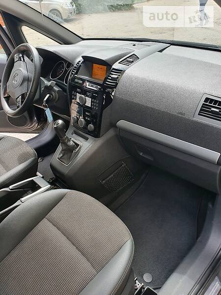 Мінівен Opel Zafira 2010 в Тернополі